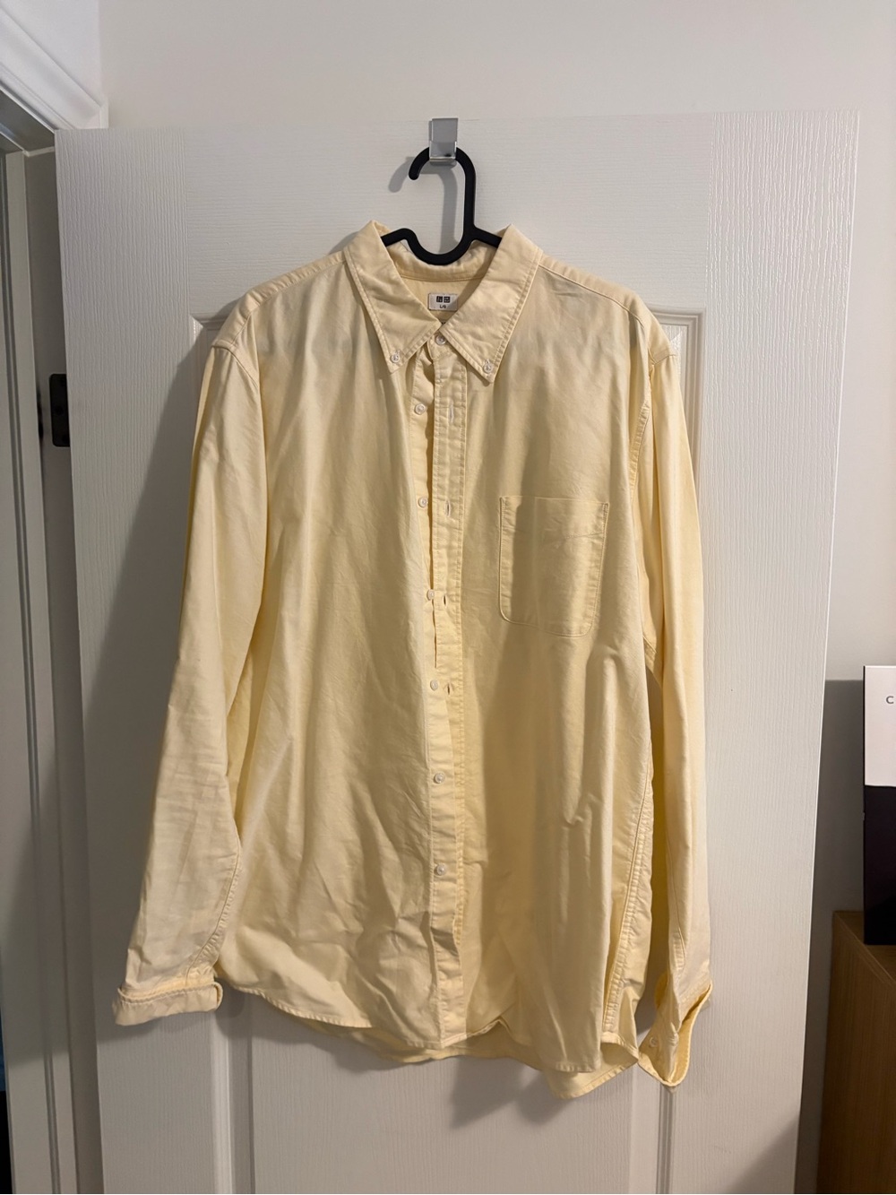 Uniqlo Men's Light Yellow Long-Sleeve Button-Down Shirt
